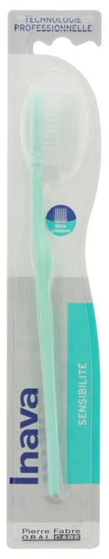 Inava Brosse à Dents Sensibilité - Couleur : Vert d'eau